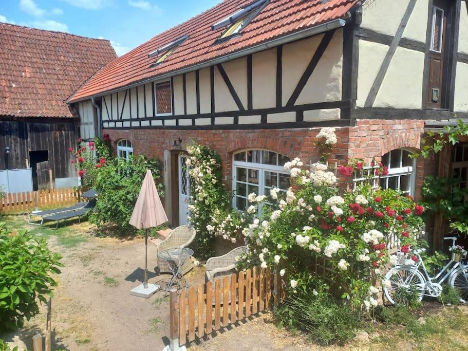 Romantisches Rosencottage Hofheim in Unterfranken エクステリア 写真